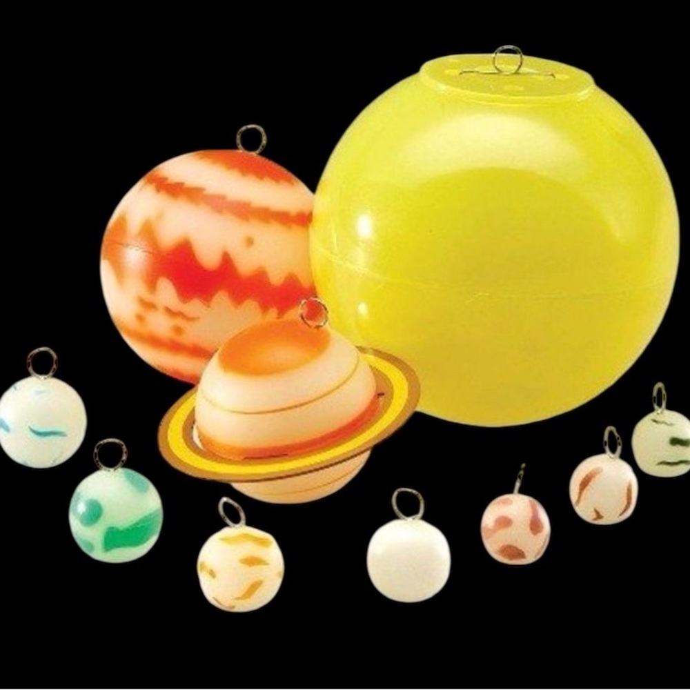Solar System Glow‎ in the Dark 3-D Planets Hang from the ceiling New